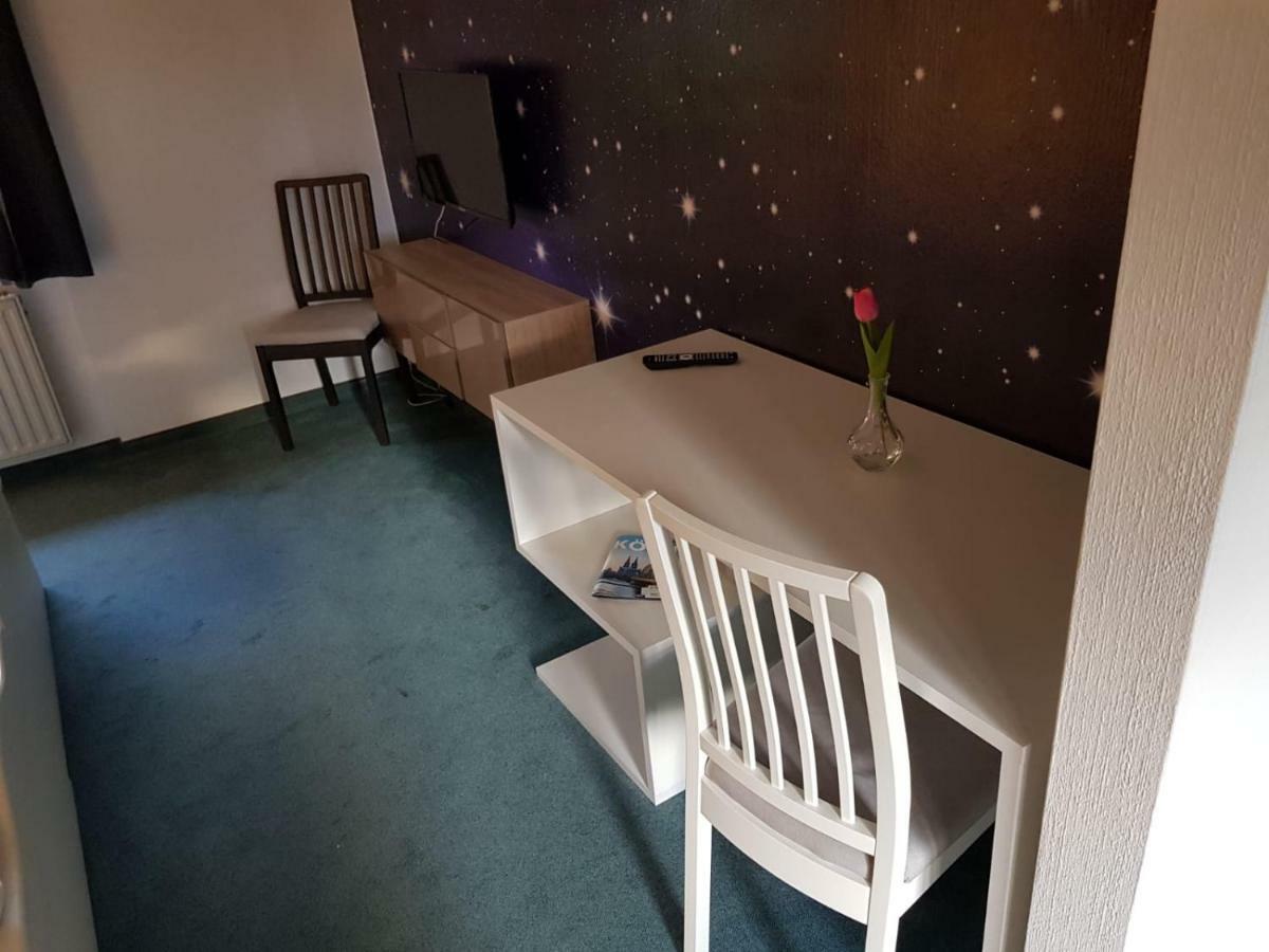 Gz Hotel Airport Koeln Bonn Тройсдорф Екстер'єр фото